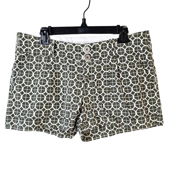 Fossil Shorts Women's 10 Green White Geometric Pattern Summer Beach Coastal - Picture 1 of 9